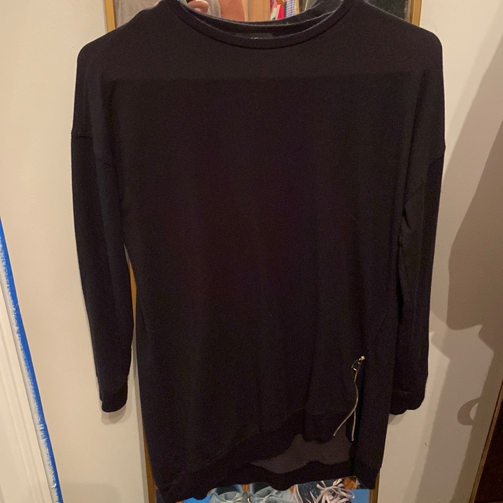 Renuar women’s sweater. Black with zipper detail. Xs